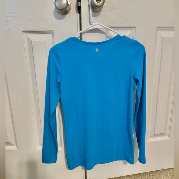 Lilly Pulitzer long sleeve Luxeletic shirt in Turquoise Shore. New with tags! - Picture 3 of 3